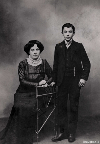 Hugra Maleńka with her brother Izydor, before 1918.